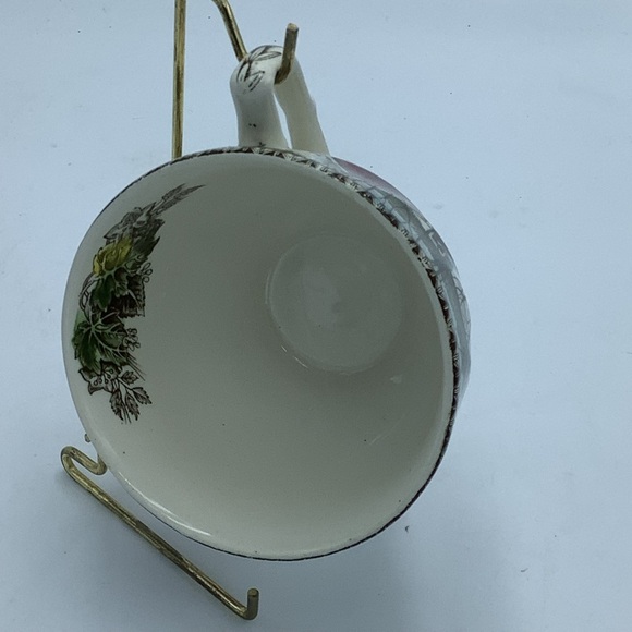 Johnson Bros. “The Icehouse” Teacup & Saucer - Picture 3 of 8